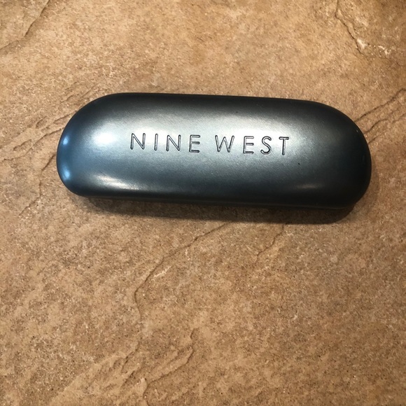 ♦️5 for $25! ♦️ Metallic Blue Nine West Case - Picture 1 of 2